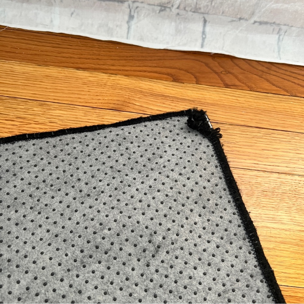 Unif Rug - Picture 6 of 7